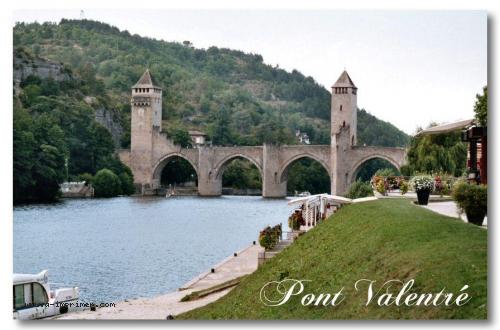 Carte postale du pont Valentr  Cahors.