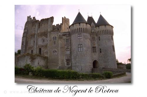 Nogent le Rotrou Carte postale du château de Nogent le Rotrou en Indre et Loire.