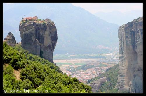 Carte postale du monastre d'Haghia Triada, en Grce.