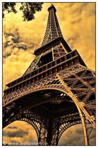 La tour Eiffel Carte postale de la tour Eiffel à Paris