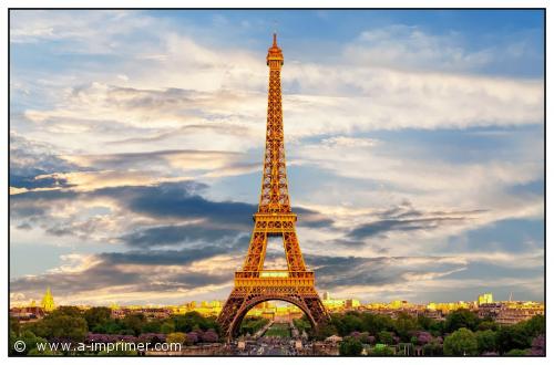 La tour Eiffel Carte postale de la tour Eiffel à Paris