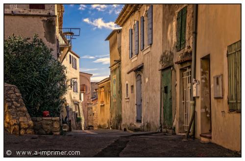 Carte postale d'une rue de Fos-sur-mer
