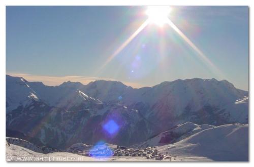 Carte postale des montagnes des Alpes.