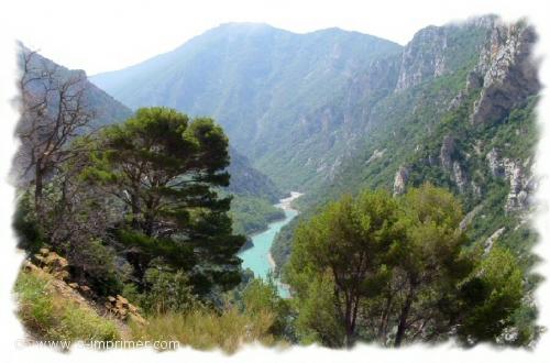 Carte postale des montagnes du Verdon.