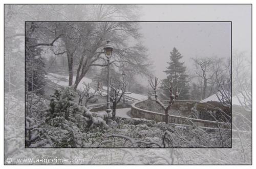 Parc de Montmartre<br>Paris Carte postale du parc de Montmartre à Paris.